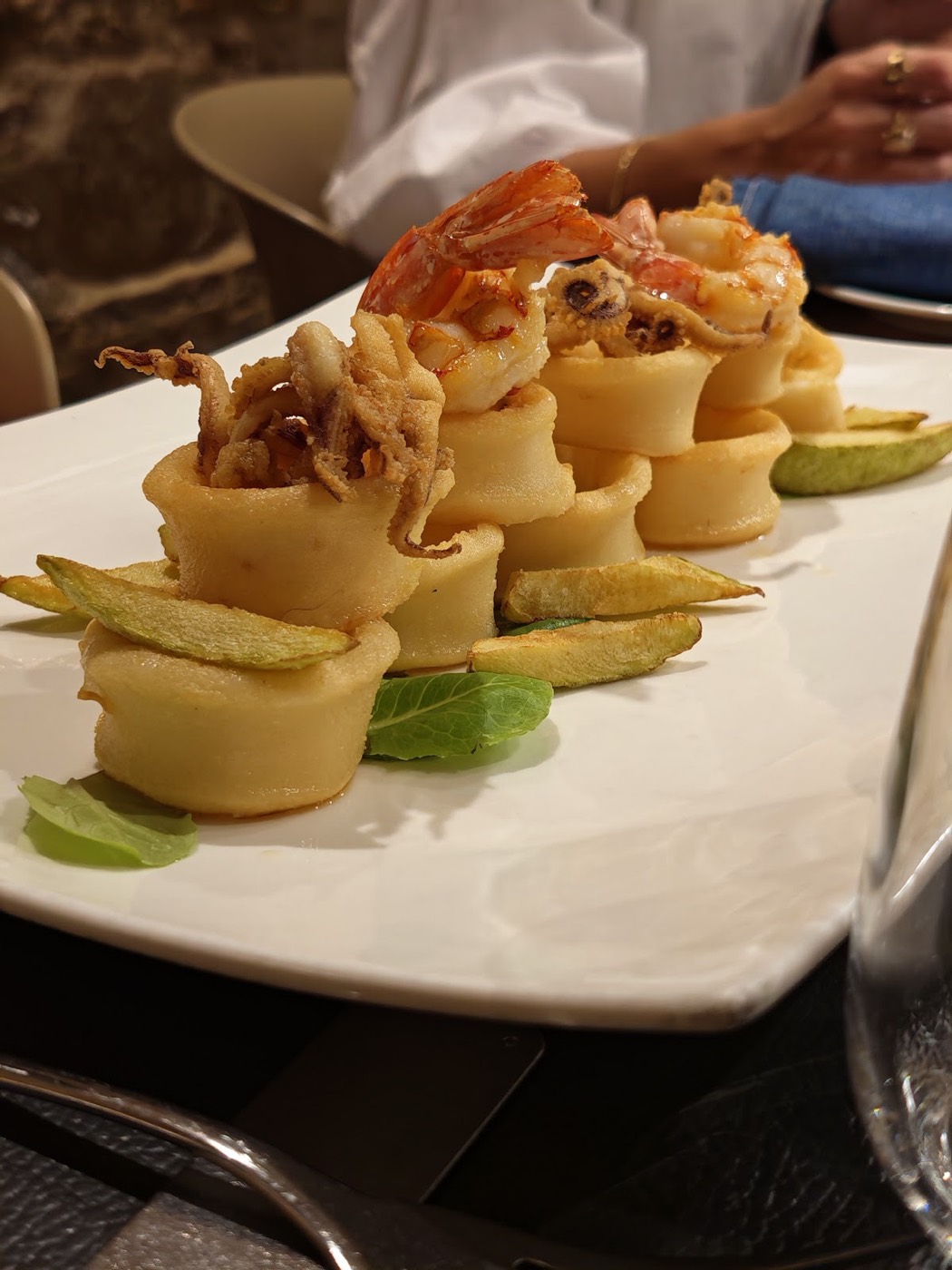 Fritto di mare con gambero e calamaro